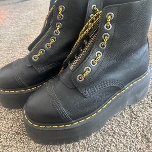 Sinclair Max Pisa Doc Martens